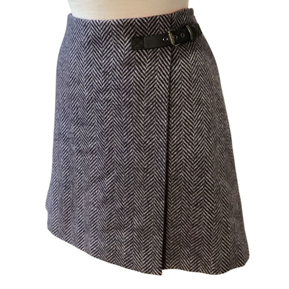 Boden British Tweed by Mallalieus herringbone skirt Size 10 Leather Buckle - Picture 8 of 11